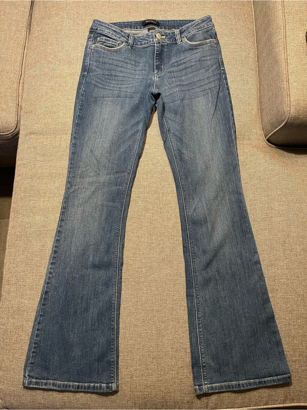 White House Black Market Skinny Flare Jeans 6R Medium Wash Stretch Denim